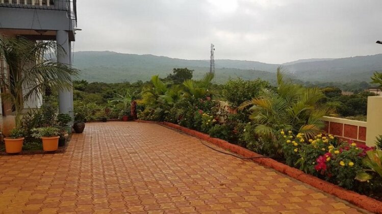 Amboli Hill Resort - Photo4