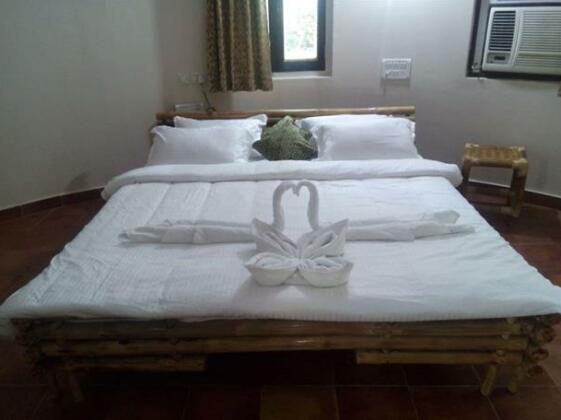 Mowgli's Den - Photo3