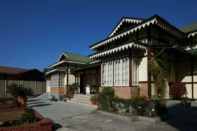Cafe Shillong Bed & Breakfast