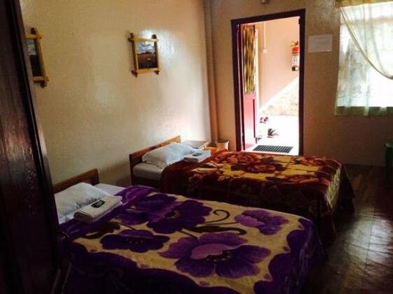 Holly Lodge Guest House - Photo2