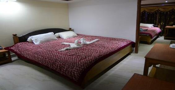 Hotel Knight Inn - Photo3