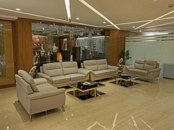 M crown Hotel - Photo5