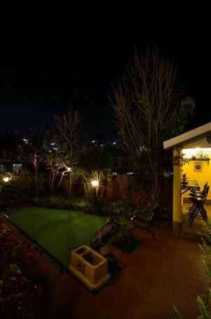 Rock Cliff Home Stay B & B - Photo3