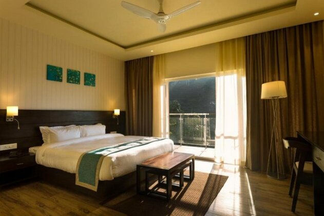 The Loft Executive Inn - Photo3