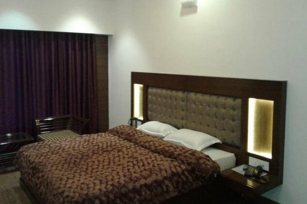 Ashoka Hotel - Photo3