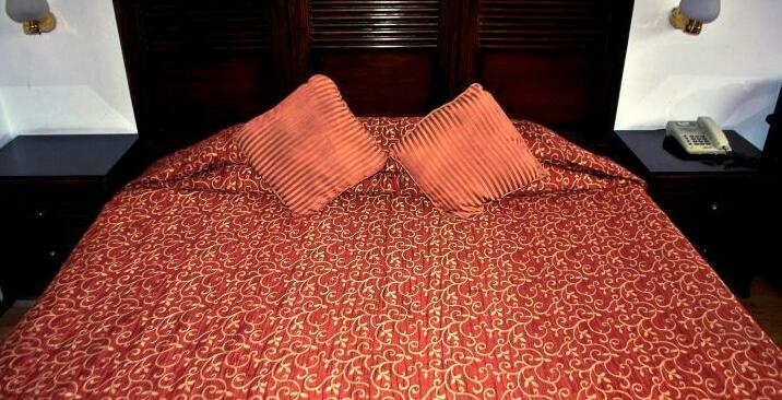 Hotel Baljees Regency - Photo2
