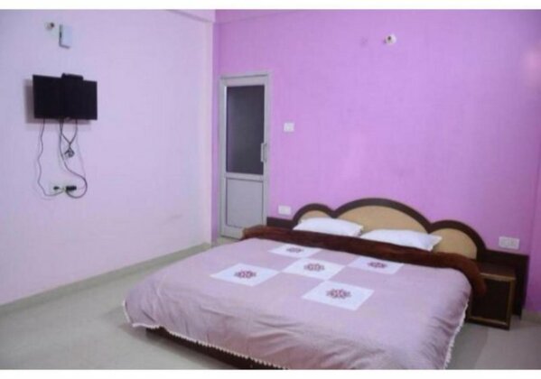 Mountain Facing Rooms in Shimla - Photo4