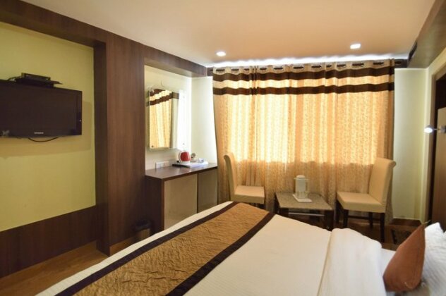 OYO 11470 Hotel Bridge View - Photo2