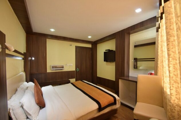 OYO 11470 Hotel Bridge View - Photo5
