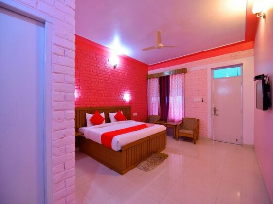OYO 12444 Sunshine Resort - Photo2
