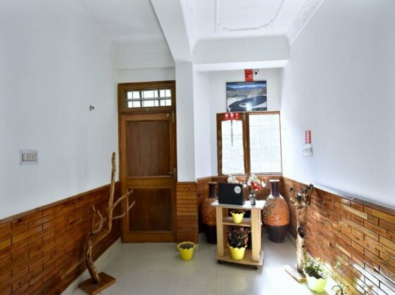OYO 17002 Apple House - Photo3