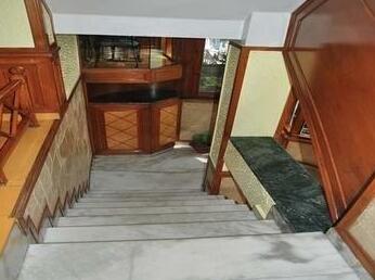 OYO Rooms Mall Road Shimla - Photo2