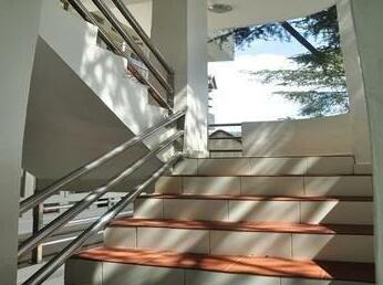 OYO Rooms Mall Road Shimla - Photo4
