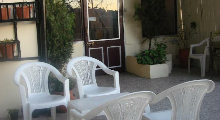 The Royale Oaks Hotel - Photo2