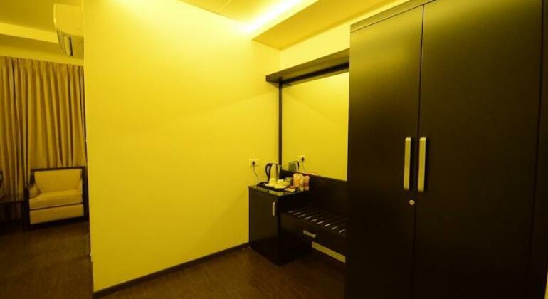 Green View Boutique - Photo5