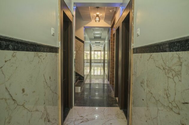 Capital O 39900 Hotel Sai SK Palace - Photo2
