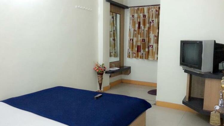 Hotel Dwarka Shirdi - Photo5