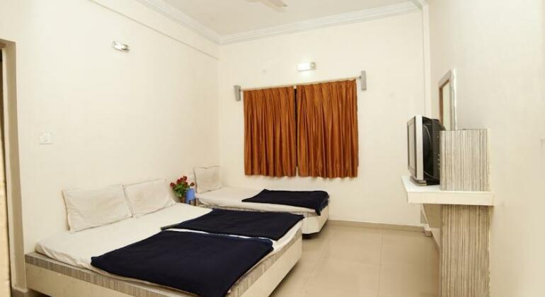 Hotel Om Sai Shirdi - Photo2