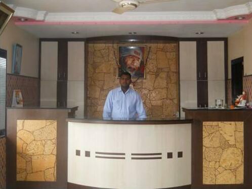 Hotel Sai Aradhana - Photo3