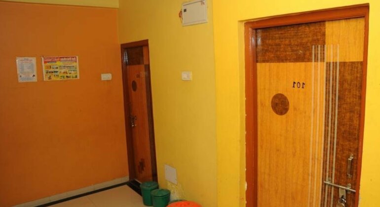 Hotel Sai Darshan - Photo3