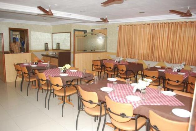 Hotel Sai Moreshwar - Photo3