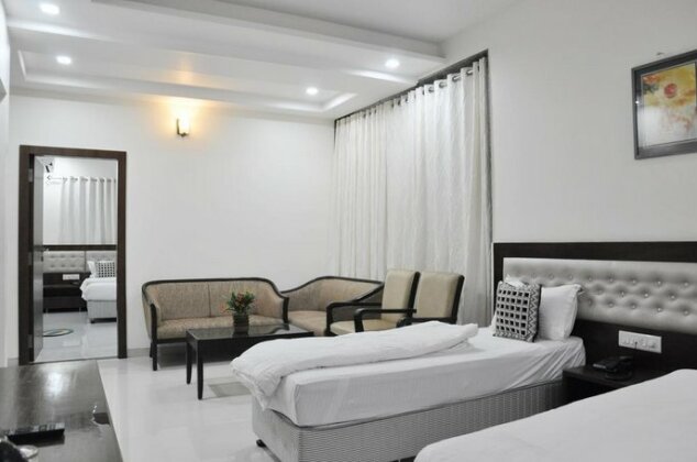 Hotel Sai Shubham - Photo2