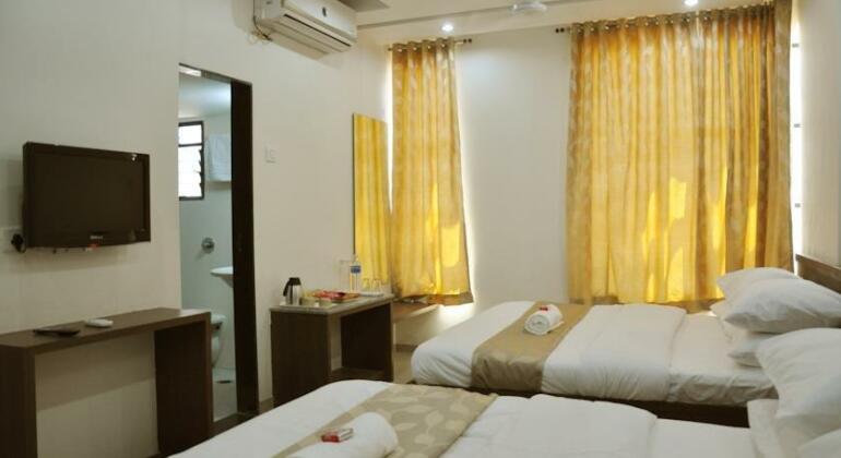 Hotel Sai Srushti - Photo2