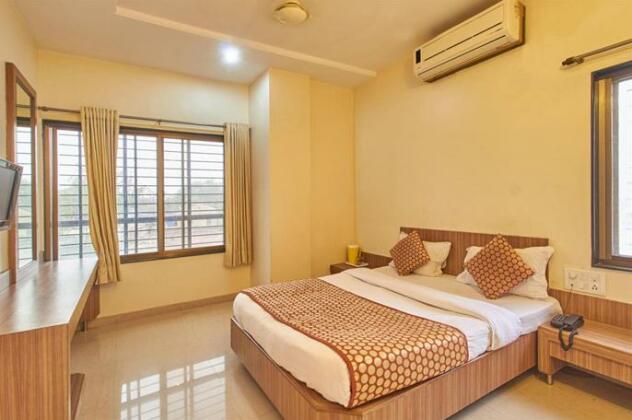 Hotel Shri Sai Murli - Photo2