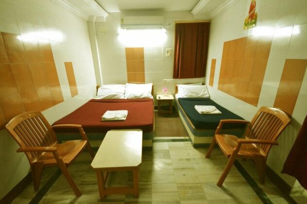 Hotel Svr Saipriya - Photo2