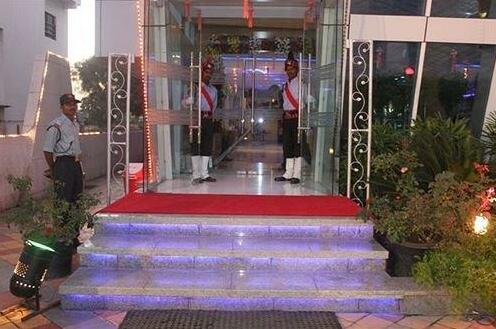 Om Sai International - Photo4