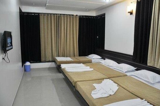 OYO 12053 Hotel Shri Govind - Photo5