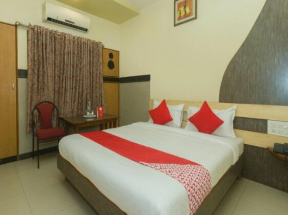 OYO 18893 Hotel Shweta - Photo2