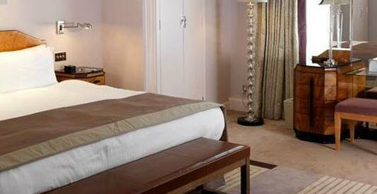 Sai Surya Hotel - Photo4