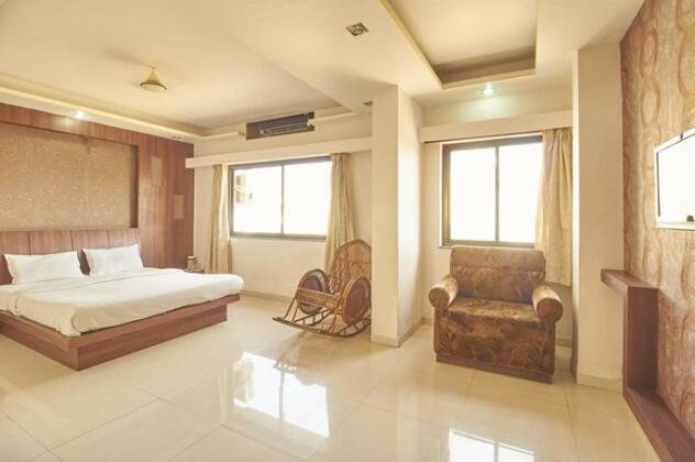 Saish Hotel - Photo2