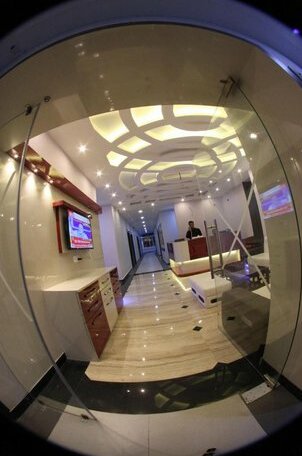 Hotel Saayein Residency - Photo5