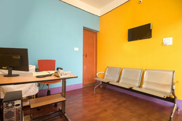 OYO 15844 Comfort Zone - Photo3