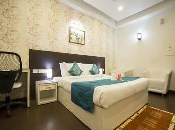 OYO Rooms Near Cosmos Mall - Photo3