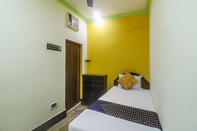 SPOT ON 69285 R s bhavan Tourist Lodge - Photo3