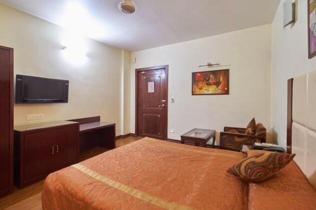 The Cindrella Hotel - Photo2