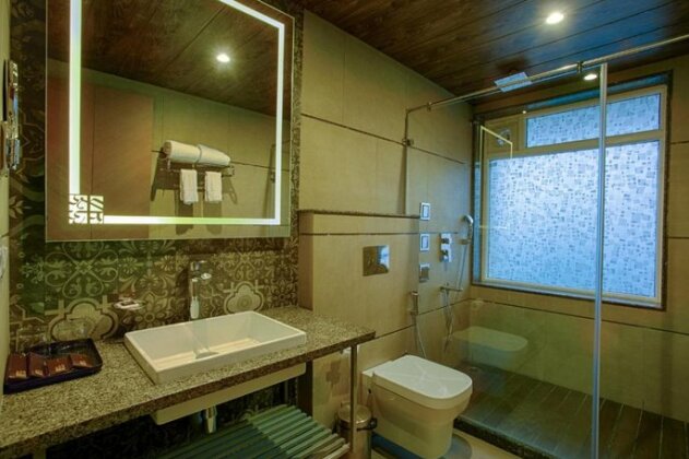 The Four Vedas Hotel & Resort - Photo4