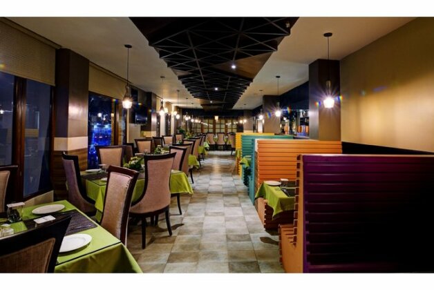 Udaan Clover Hotel Banquet & Spa - Photo4
