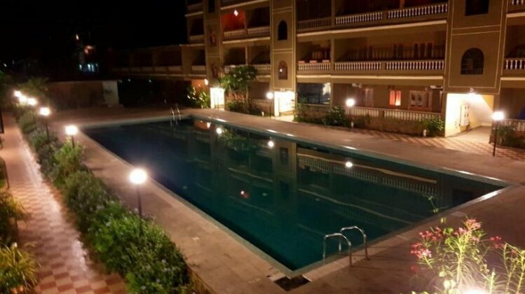 Poolside 1 BHK Apartment in Lush green Goan Resort - Photo5