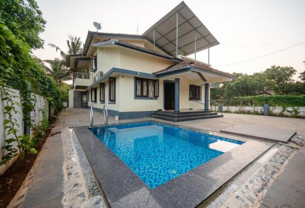 Villa Flora private 4BHK with a pool