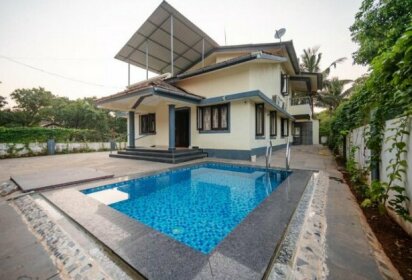 Villa Flora private 4BHK with a pool