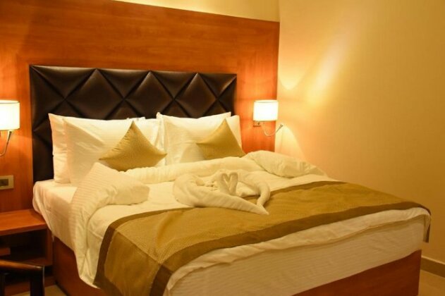 Mayur Hotel & Resort