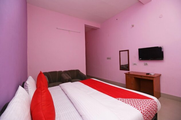 OYO 38608 Hotel Regel - Photo2