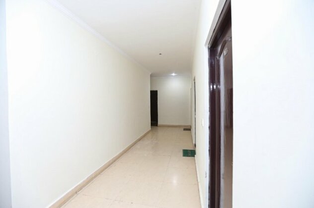 OYO 38612 Hotel Krishna Towers - Photo2