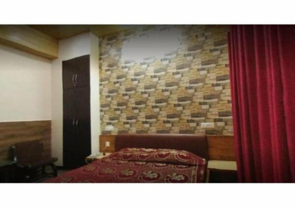 Wonderful Stay At the Mall Road - Photo4