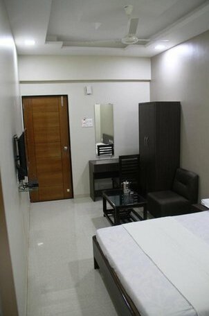 Hotel Anand Inn Residency - Photo4