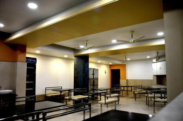 Hotel Saiprasad Lodge - Photo3